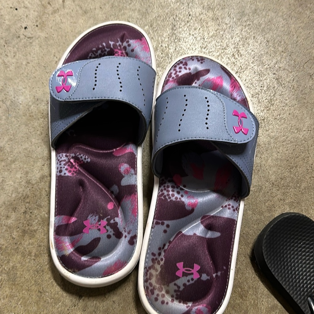 Under armour slides